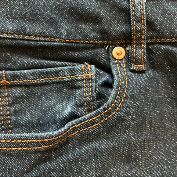Loft Curvy Skinny Jeans - Picture 7 of 7